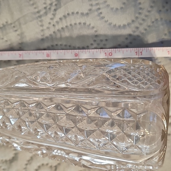 Elegant Clear Glass Patterned Decanter - Picture 7 of 7